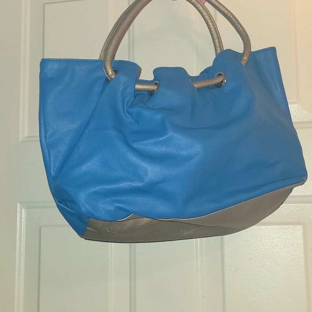 Purse - Picture 3 of 3